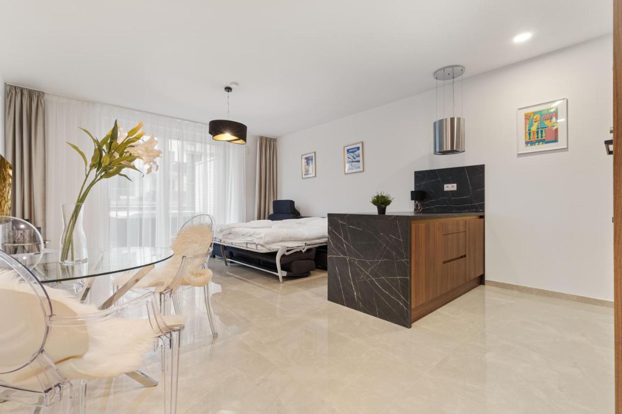 Apartamento Lam Jegeho Alej - Jacuzzi - Free Parking Bratislava Exterior foto