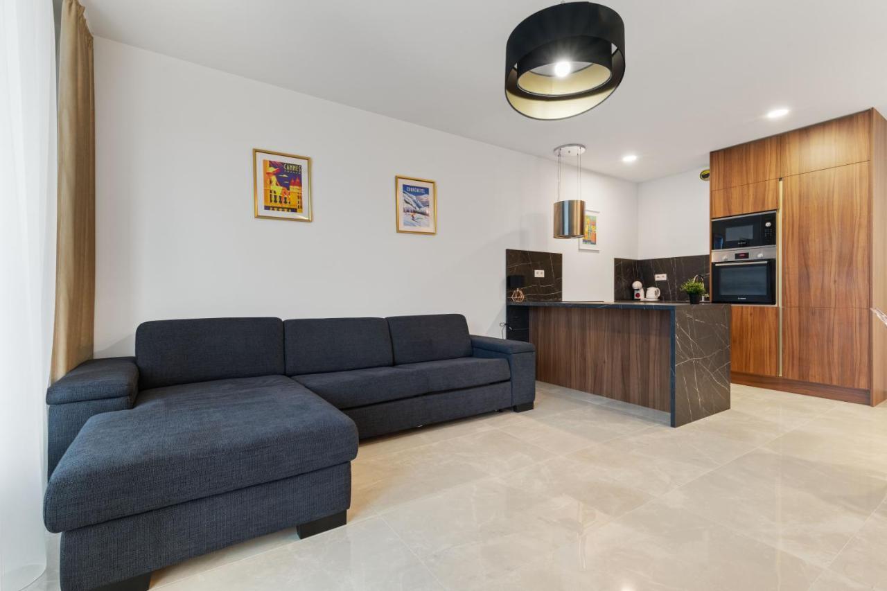 Apartamento Lam Jegeho Alej - Jacuzzi - Free Parking Bratislava Exterior foto