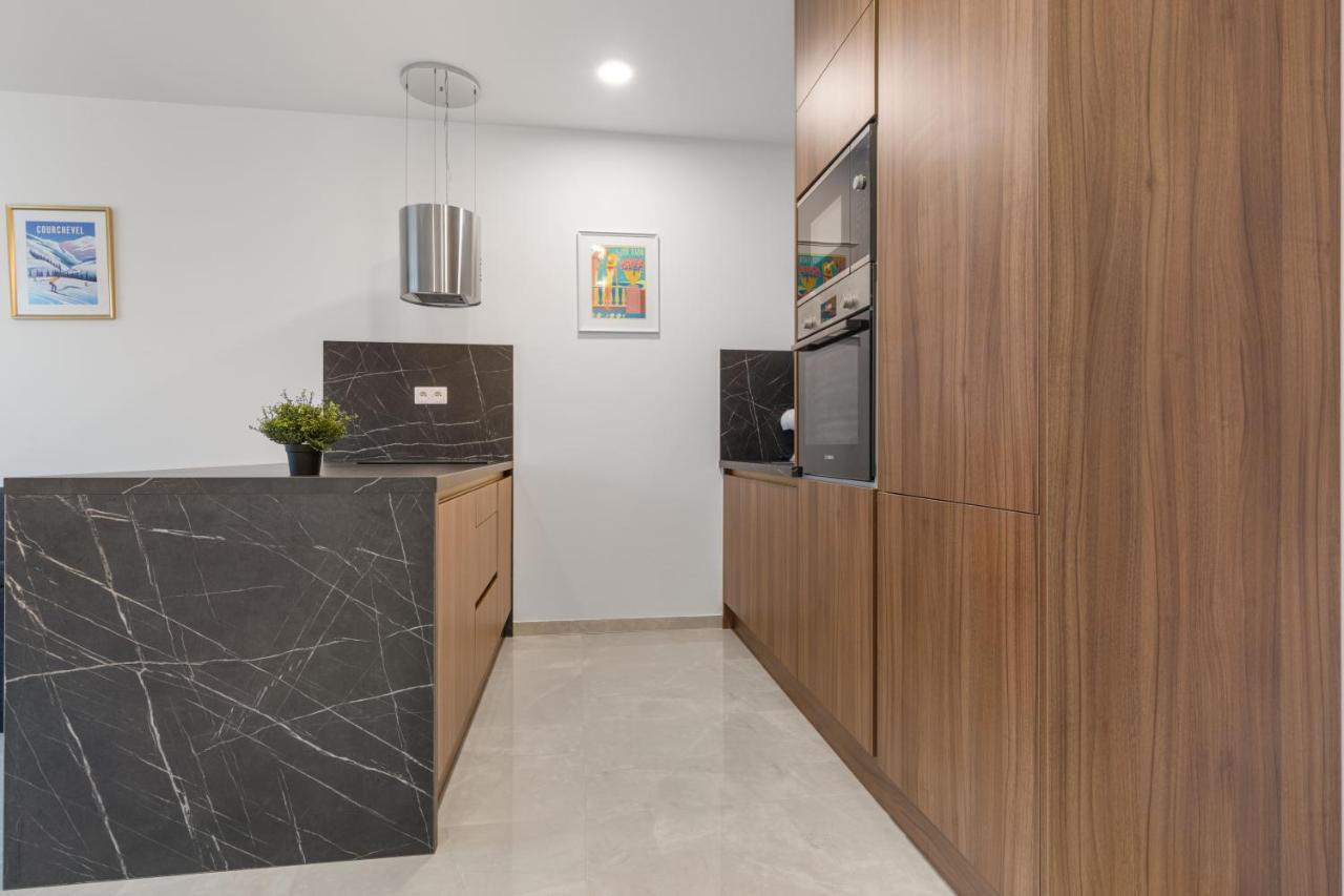 Apartamento Lam Jegeho Alej - Jacuzzi - Free Parking Bratislava Exterior foto